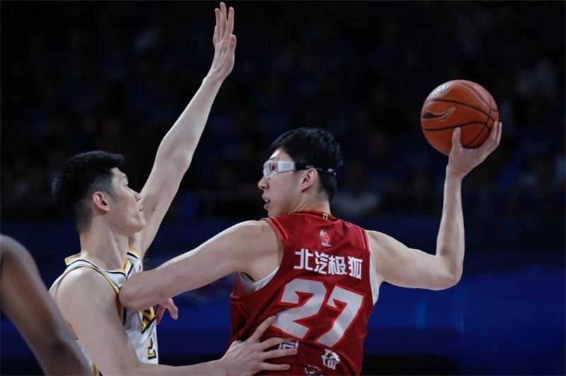 浙江男篮表现不佳，四连败无力追赶(浙江男篮表现不佳,四连败无力追赶中国队员)
