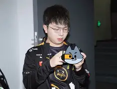 Apex英雄现场爆点不断，苍狼突击稳扎稳打拿下比赛，成为当日焦点