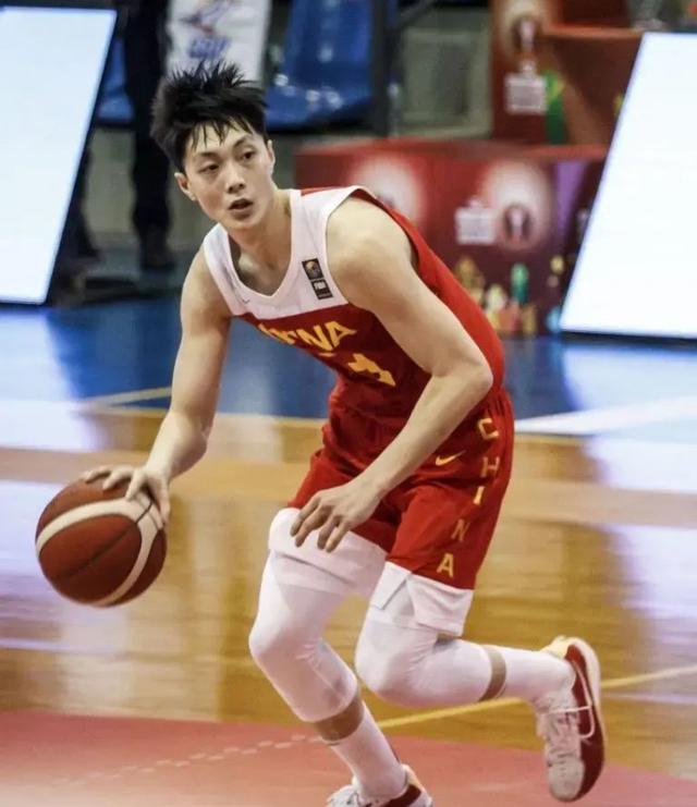 三亿体育app-包含胡明轩三分绝杀中国男篮险胜尤文图特的词条