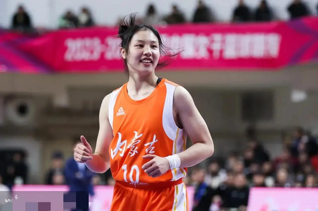 三亿体全站-关于李苑鑫出战22分钟，投篮7中3得到10分9篮板1助攻1抢断1的信息